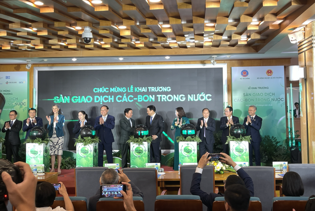 khai trương sàn giao dịch carbon
