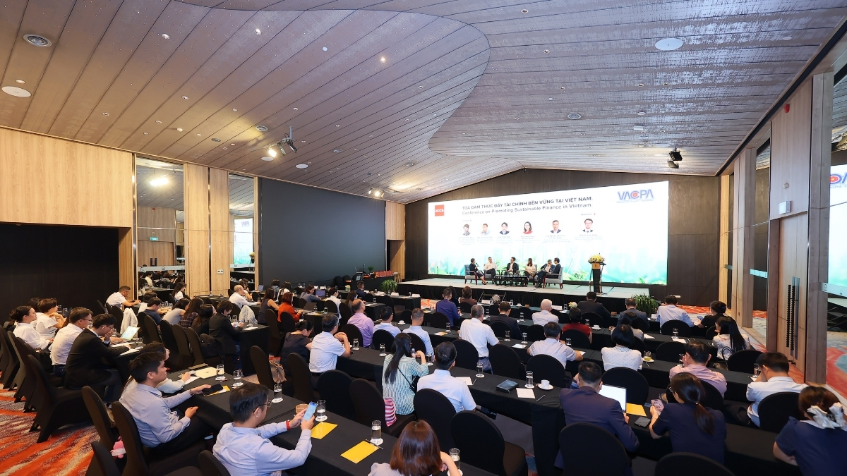 An overview of the "Advancing Sustainable Finance in Vietnam" Panel Discussion, jointly organized by the Vietnam Association of Certified Public Accountants (VACPA) and the Association of Chartered Certified Accountants (ACCA) in Hanoi on 21 July 2026. (Photo credit: ACCA)